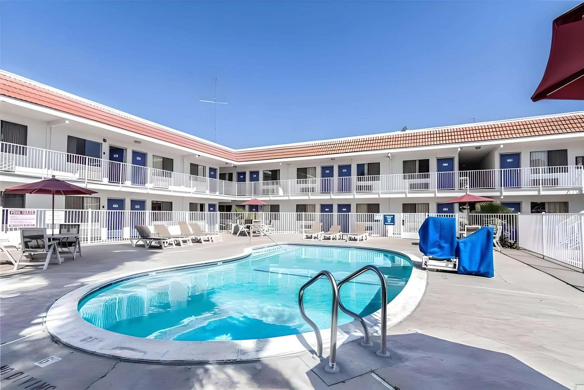 Park Inn By Radisson, Modesto Zewnętrze zdjęcie